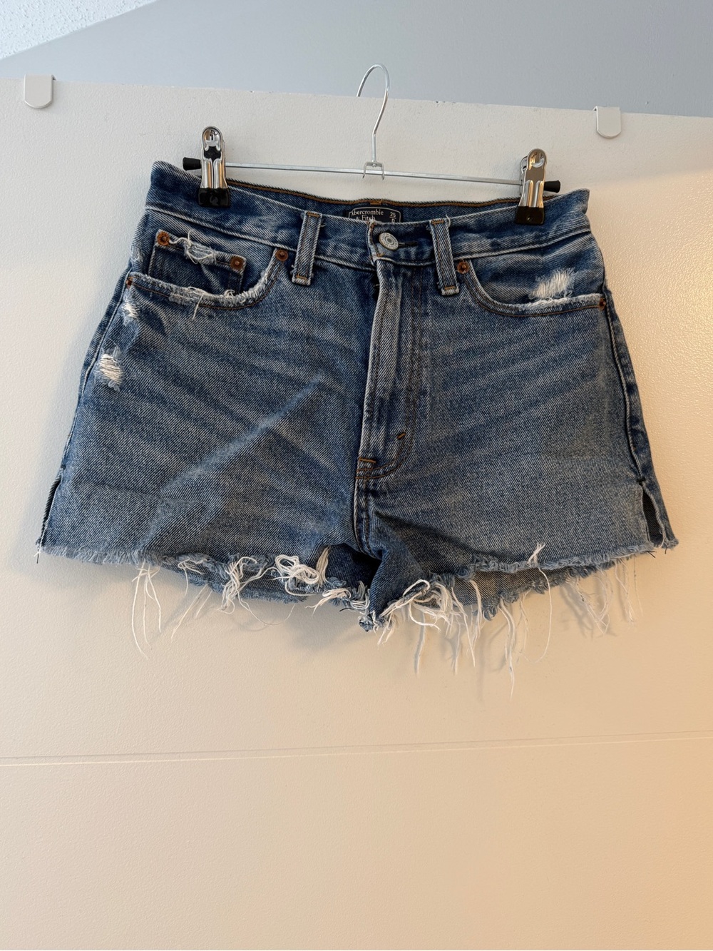 Abercrombie & Fitch Annie High Rise Distressed Denim Shorts 25